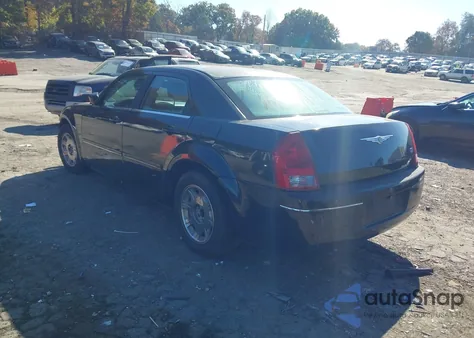 2005 Chrysler 300 Touring z USA, uszkodzony, nr VIN 2C3JA53G45H620557